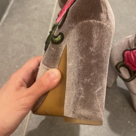 steve madden Edition velvet pink rose embroidered zipper chunky heeled booties - Picture 12 of 15